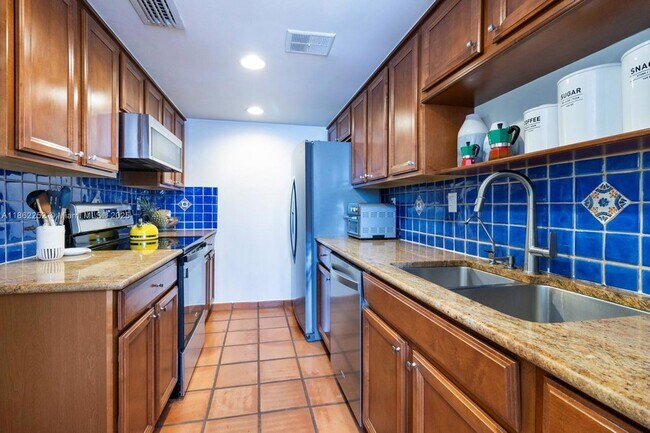 Foto del edificio - 437 Santander Ave