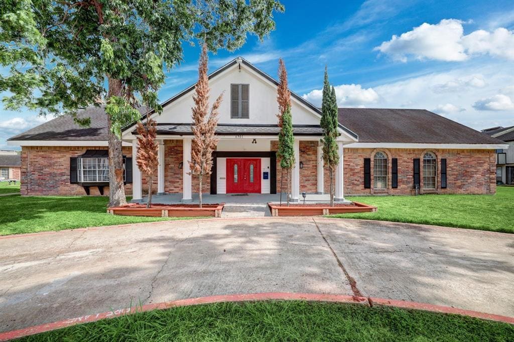 Primary Photo - 10627 Sandpiper Dr
