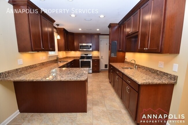 Building Photo - 1408 damsel lane