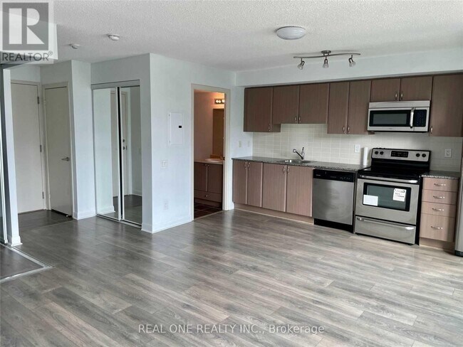 Photo du bâtiment - 525 Wilson Ave