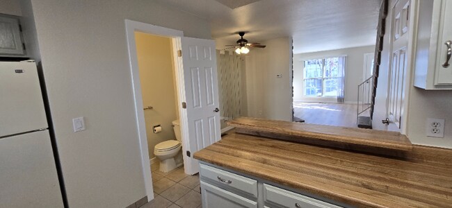 Foto del edificio - 9824 W Cornell Pl