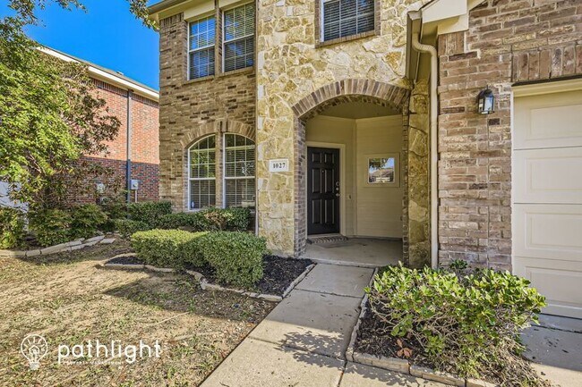 Building Photo - 1027 Utopia Ln