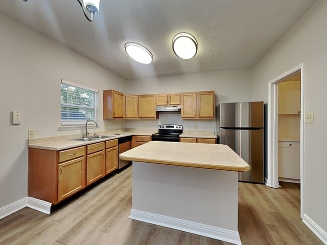 Building Photo - 6517 Apple Branch Ln