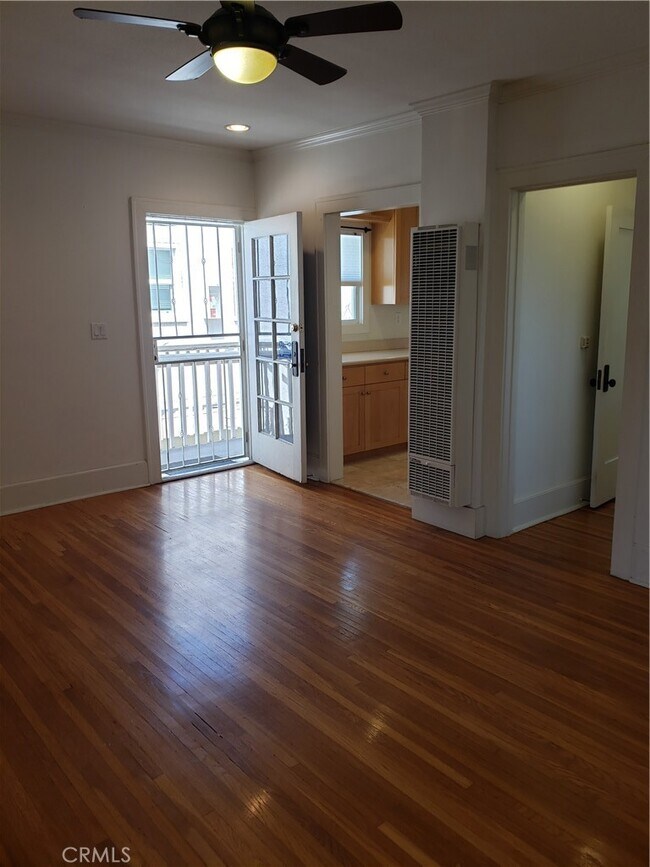 Building Photo - 1513 1/2 East Ocean Blvd-