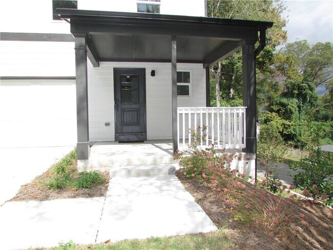 Building Photo - 2367 Summit Ave NW