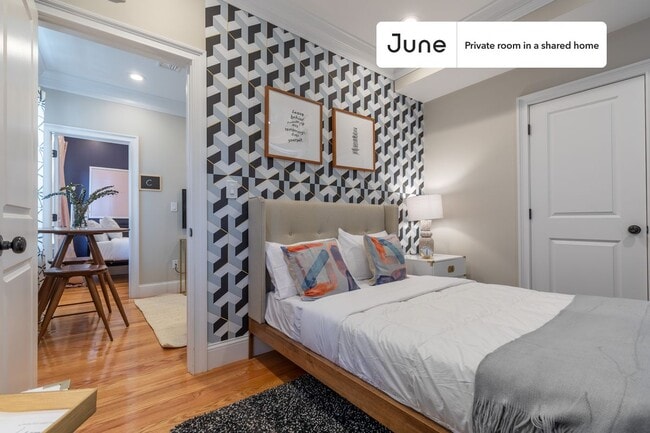 Building Photo - Room in Shared 3 bed/1 bath home