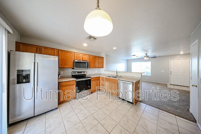 Foto del edificio - 15312 W Watson Ln