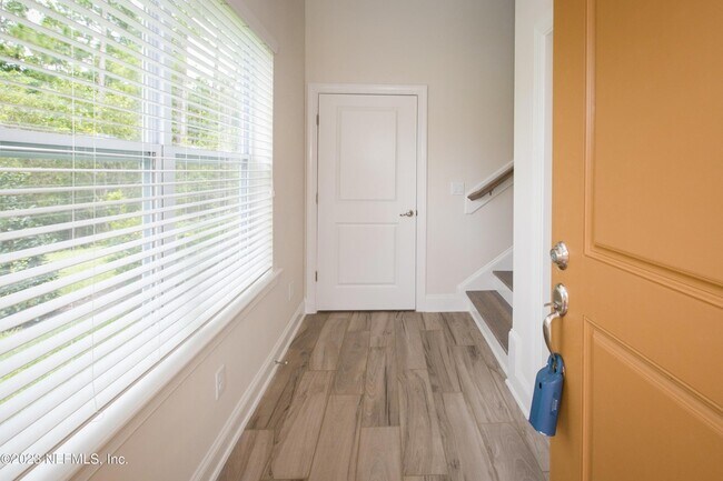 Foto del edificio - 136 Oyster Bay Way