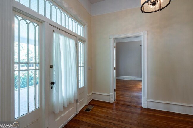 Foto del edificio - 765 Woodland Ave SE