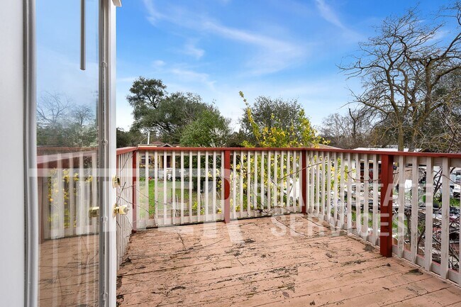 Foto del edificio - 7781 Glenn Ave