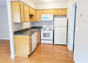 Building Photo - 563 Lowell Ave