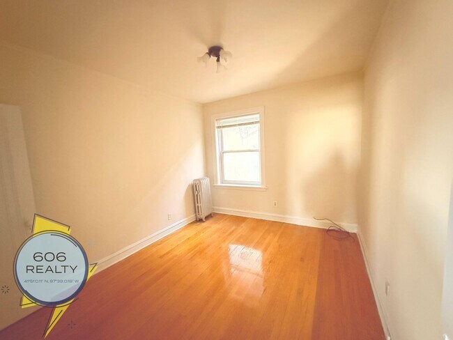 Foto del edificio - 4919 W Berteau Ave