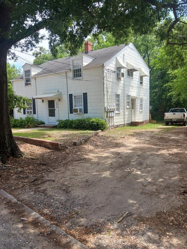 Primary Photo - 1310 Baker Ave