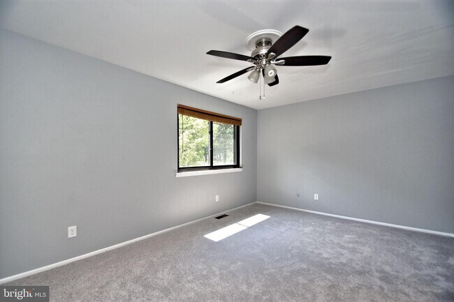 Foto del edificio - 13 Centennial Ridge Dr