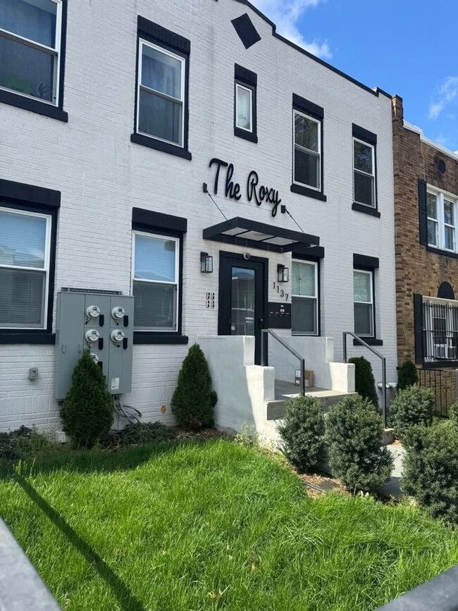 Foto del edificio - 1137 Owen Pl NE