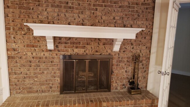 Foto del edificio - 106 Oak Dr