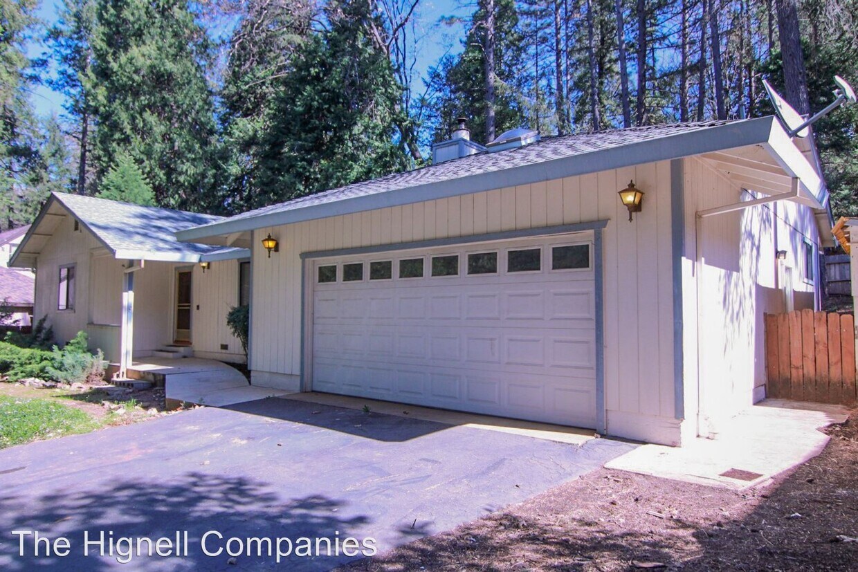 14644 Bridgeport Cir, Magalia, CA 95954 House Rental in Magalia, CA