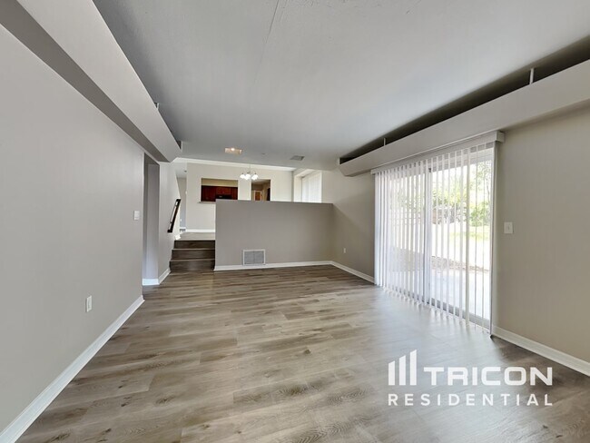 Foto del edificio - 2213 Kingswood Lane Brandon FL