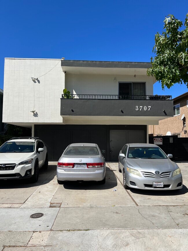 Building Photo - 3707 Kelton Ave