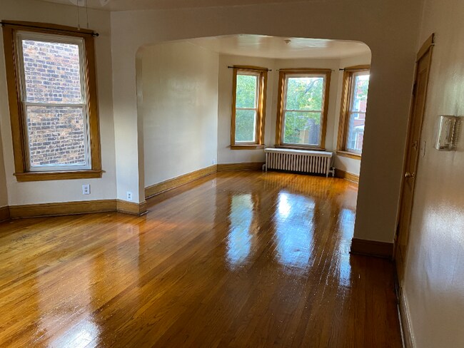 Foto del edificio - 5939 S Maplewood Ave