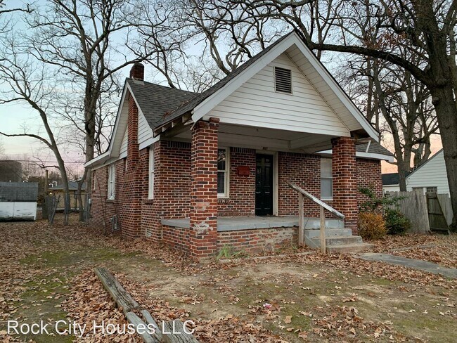 Building Photo - 1517 W Short 17th St