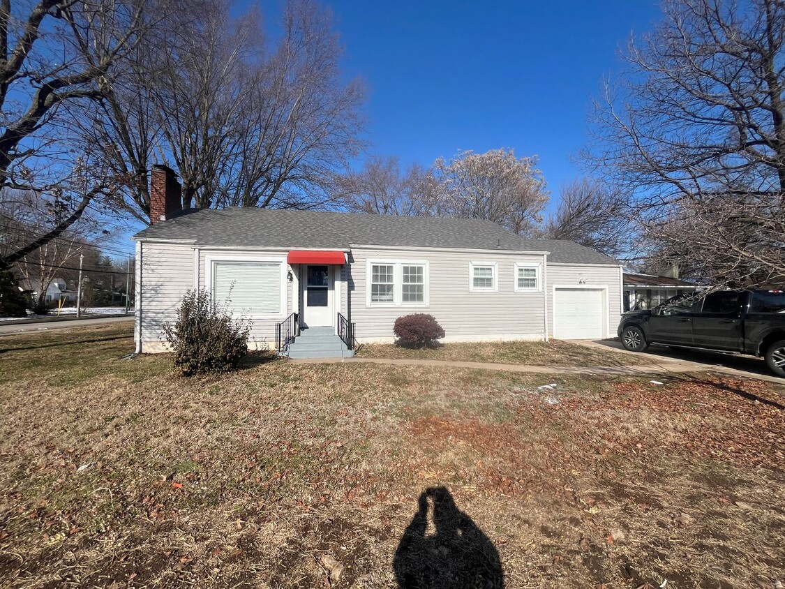 Primary Photo - BEAUTIFULLY RENOVATED 2 BEDROOM HOME!