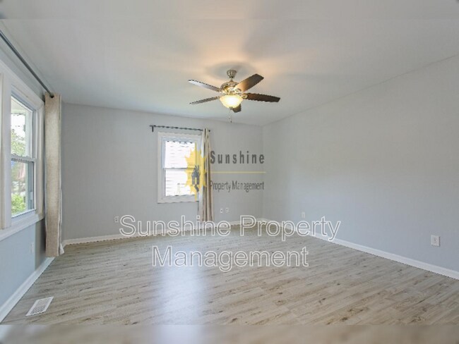 Building Photo - 3708 Amherst St