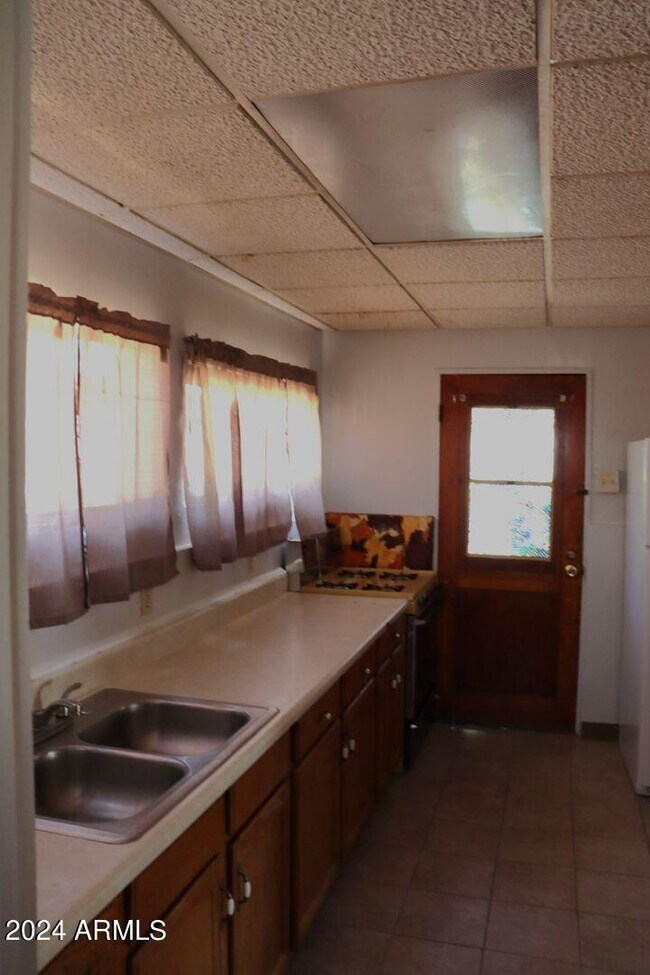 Foto del edificio - 918 E Allen St