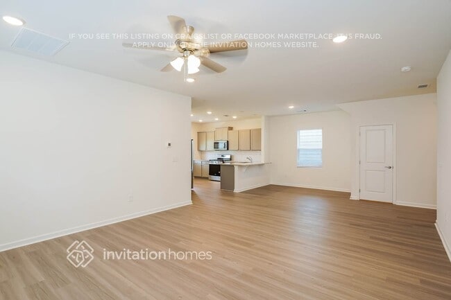 Building Photo - 372 Brook Ave