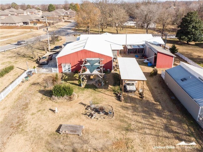 Building Photo - 2175 N Stone Chapel Ln