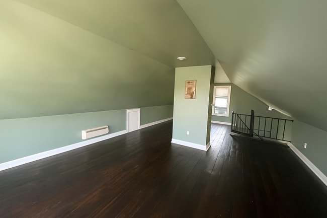 Building Photo - 1315 Cornwall Pl