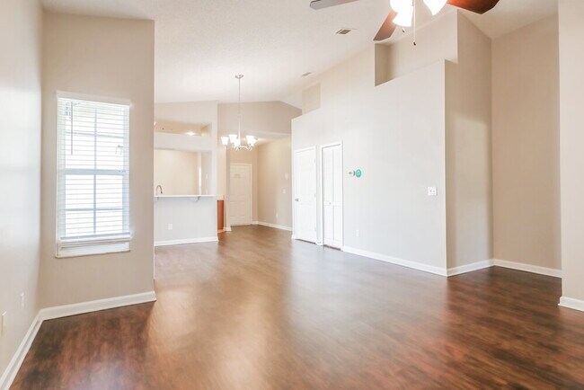 Foto del edificio - 1634 Ashmore Green Dr