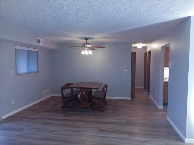 Sala de estar - 1203 Dutilh Rd