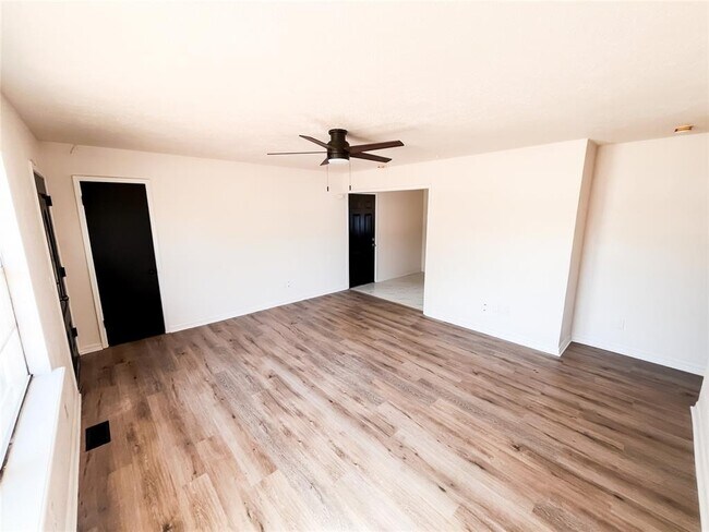 Foto del edificio - 10601 Tumilty Terrace