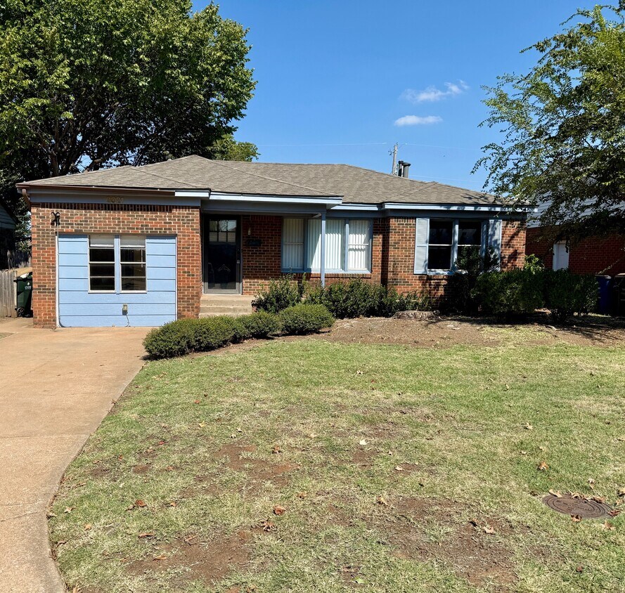 Photo - 2021 Westchester Dr (The Village, OK)