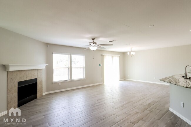 Foto del edificio - 6928 Glade Oaks Dr