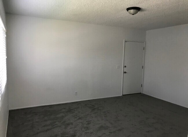 Living room - 1106 S McBride Ave