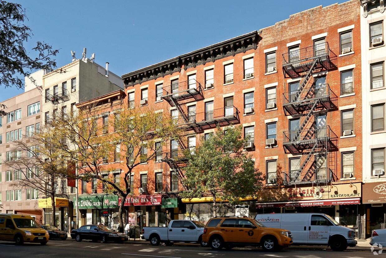 Primary Photo - 661 Tenth Ave