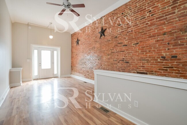 Building Photo - Prepare to be impressed by this 2 bedroom,...