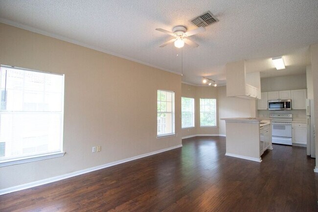 Building Photo - 325 Arbor Lakes Cir