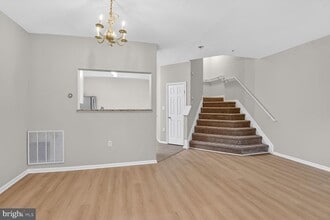 Building Photo - 1908 Gardenia Ct