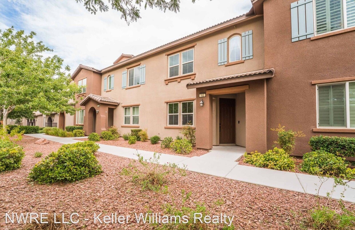 Primary Photo - 3 br, 2.5 bath House - 11402 Newton Common...