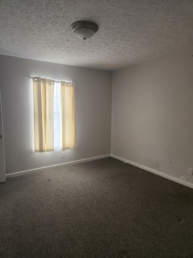 Building Photo - 3109 Wildwood Dr