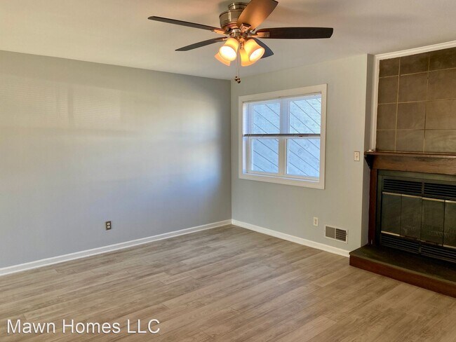 Building Photo - 2 br, 1.5 bath House - 215 E Green Valley ...