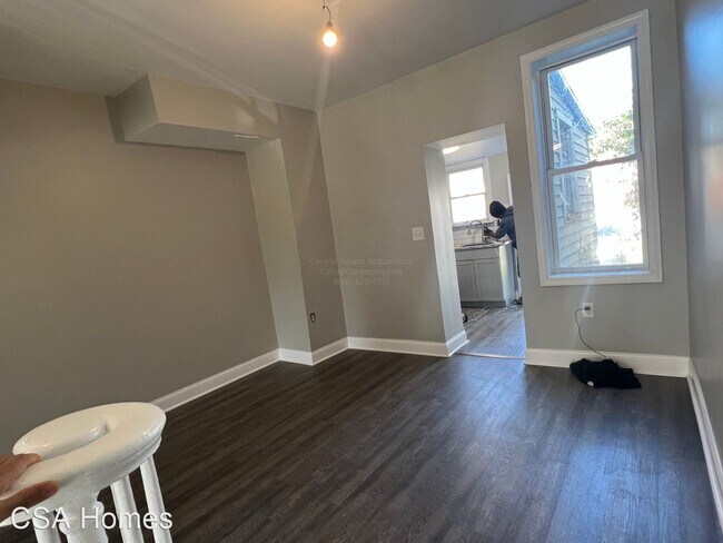 Building Photo - 2 br, 1 bath House - 335 Royden St