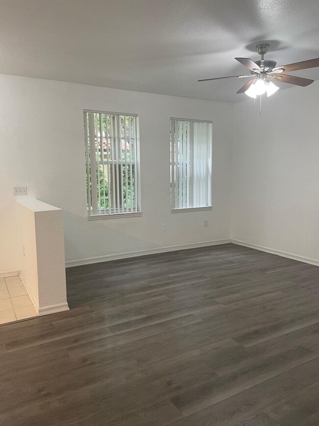 Foto del edificio - 6474 W Sample Rd