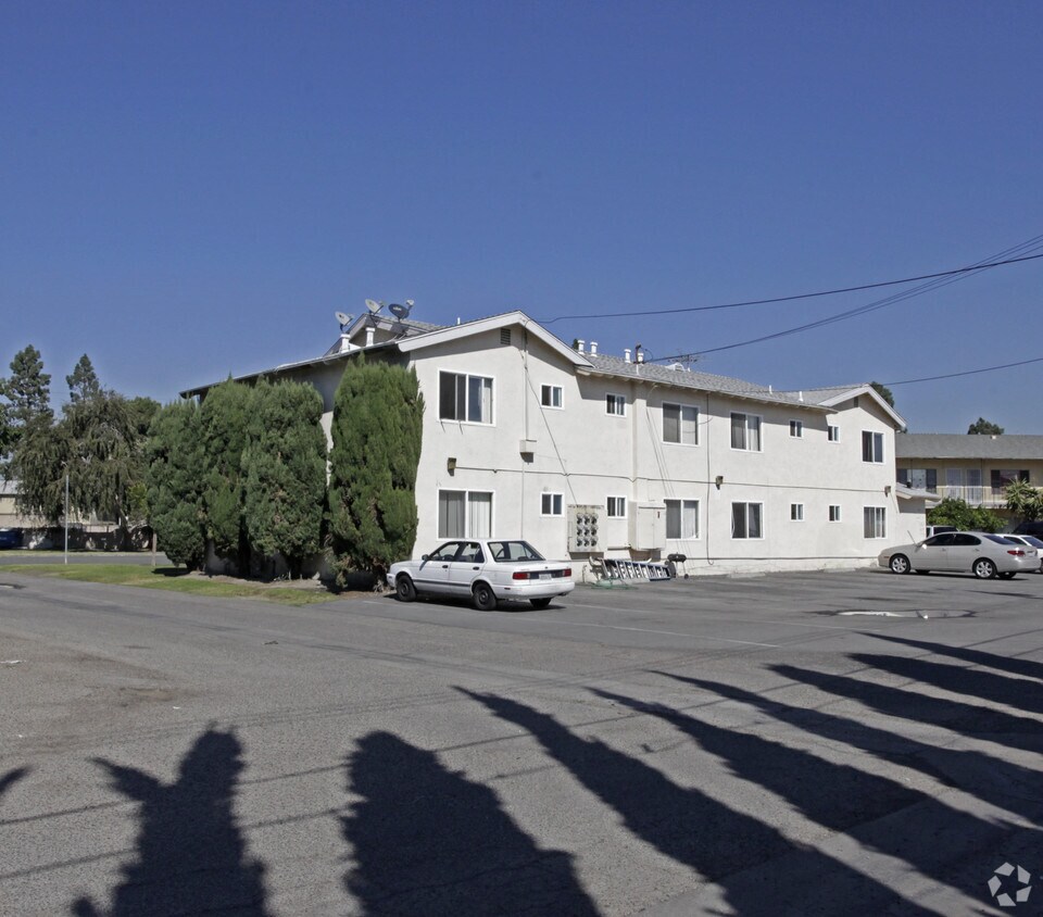 Foto del edificio - 12611 Shelley Dr