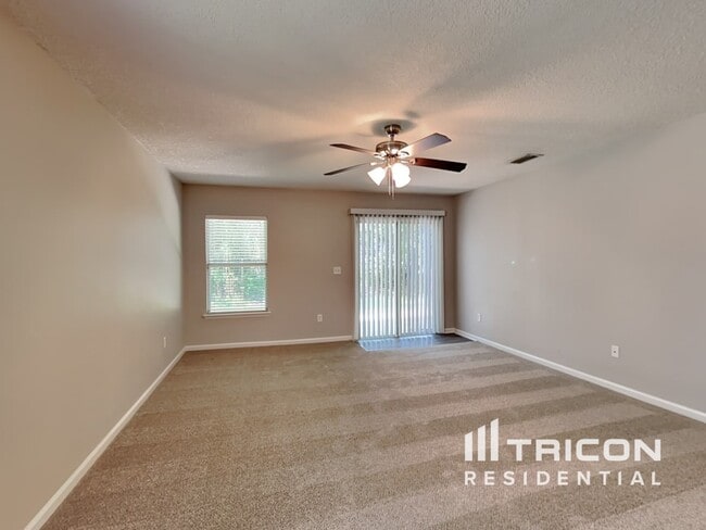 Building Photo - 161 Buck Run Way
