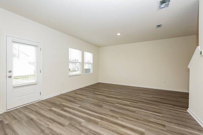 Foto del edificio - 1071 Large Poppy Dr