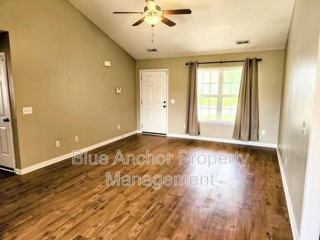 Building Photo - 324 Rose Bud Ln